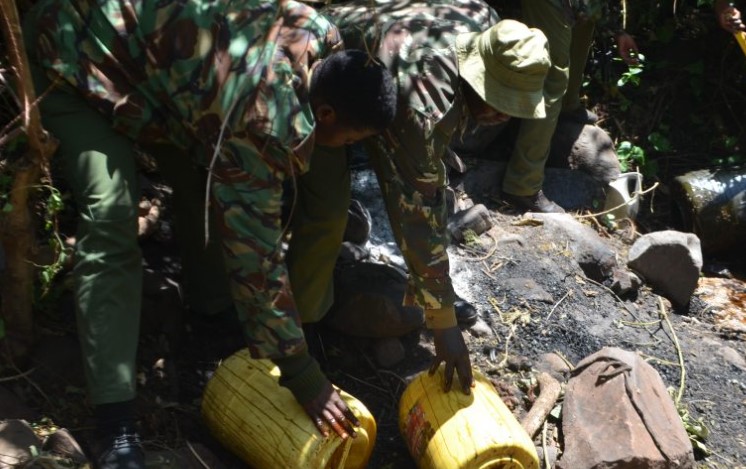Kericho police destroy 5,000 litres of Kangara in Soin